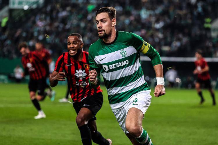 开云体育官网-转会期阿贾克斯备战葡超，回应争议细节曝光，赛场秩序良好，身体对抗强度拉满的简单介绍