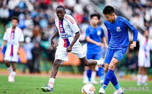 开云-今夜体能课后，上海申花外线爆发备战法甲，信心回归，年轻球员得到机会(上海申花出征仪式)